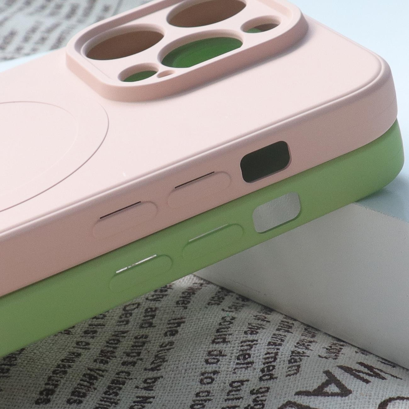 iPhone 15 Pro Silicone Case-MagSafe